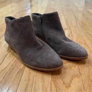 Gianni Bini suede Ankle Booties size 7